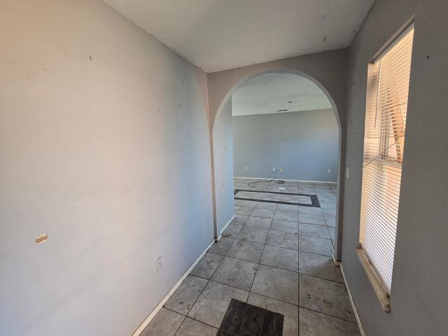 1605 E 33rd Street, Plainview, TX 79072