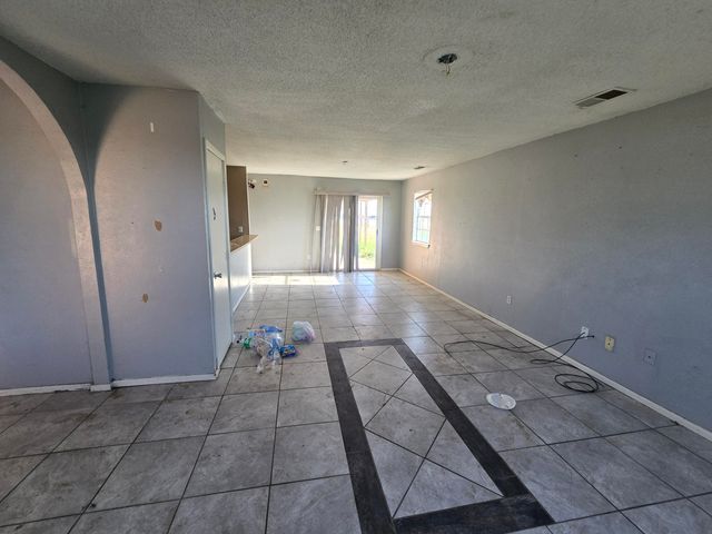 1605 E 33rd Street, Plainview, TX 79072