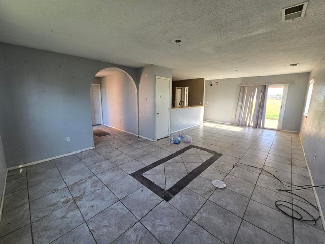 1605 E 33rd Street, Plainview, TX 79072