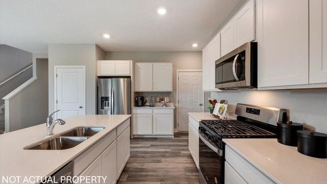 4213 Water Aven Drive, Canal Winchester, OH 43110
