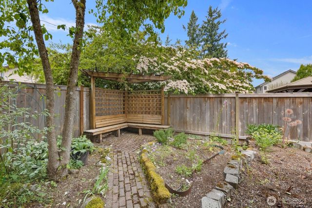 24201 231st Place SE, Maple Valley, WA 98038