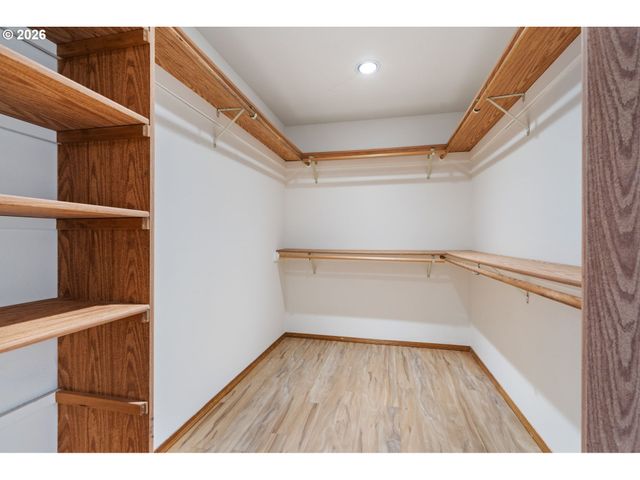 15100 Sw GULL Dr, Beaverton, OR 97007