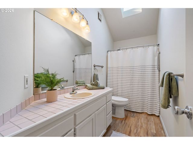 15100 Sw GULL Dr, Beaverton, OR 97007