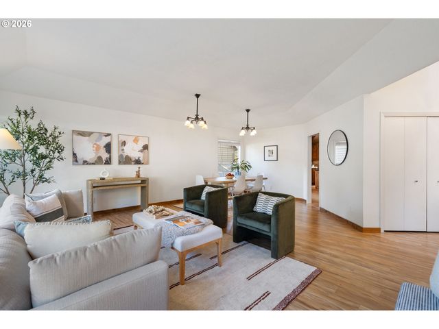 15100 Sw GULL Dr, Beaverton, OR 97007