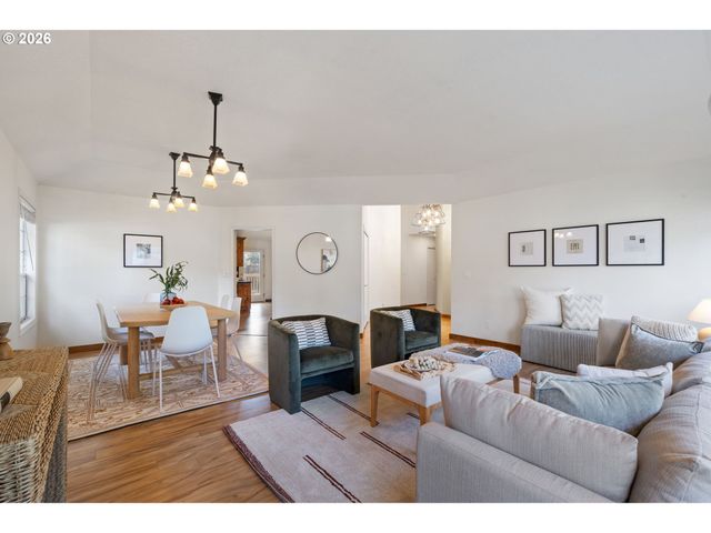 15100 Sw GULL Dr, Beaverton, OR 97007