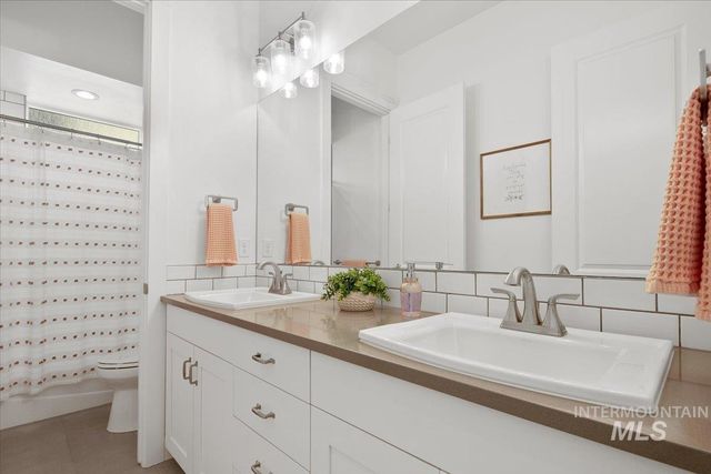 2260 E Timber Trail St, Kuna, ID 83634