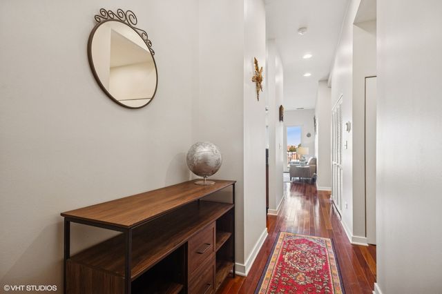 3021 W Armitage Avenue 404, Chicago, IL 60647