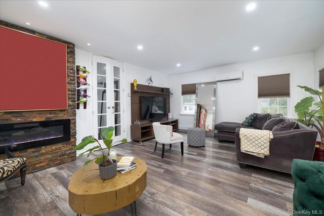 582 Washington Avenue, West Hempstead, NY 11552