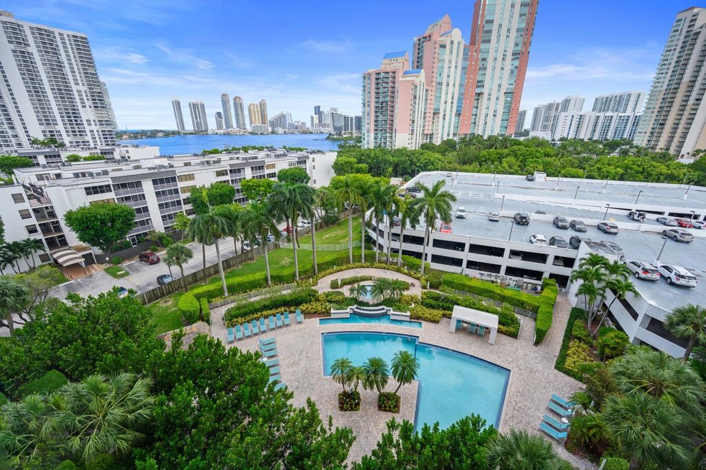 3300 NE 192ND Street 915, Aventura, FL 33180