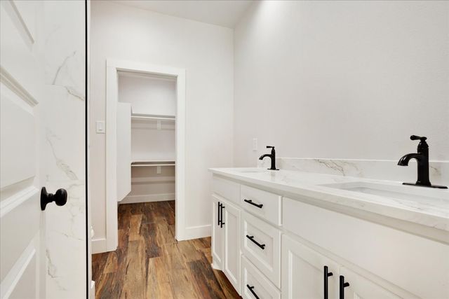 413 N Colbert Avenue, Sherman, TX 75090