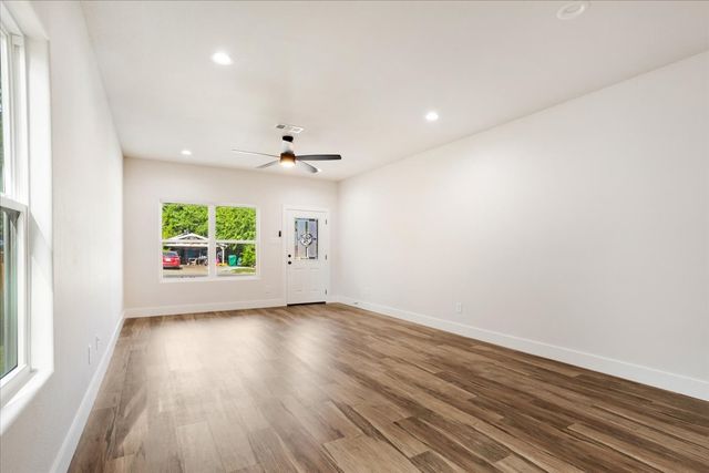 413 N Colbert Avenue, Sherman, TX 75090