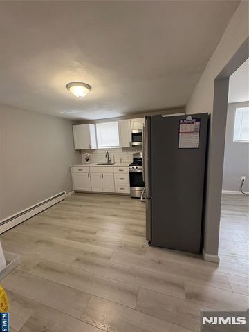 15 Dell Glen Avenue, Lodi, NJ 07644