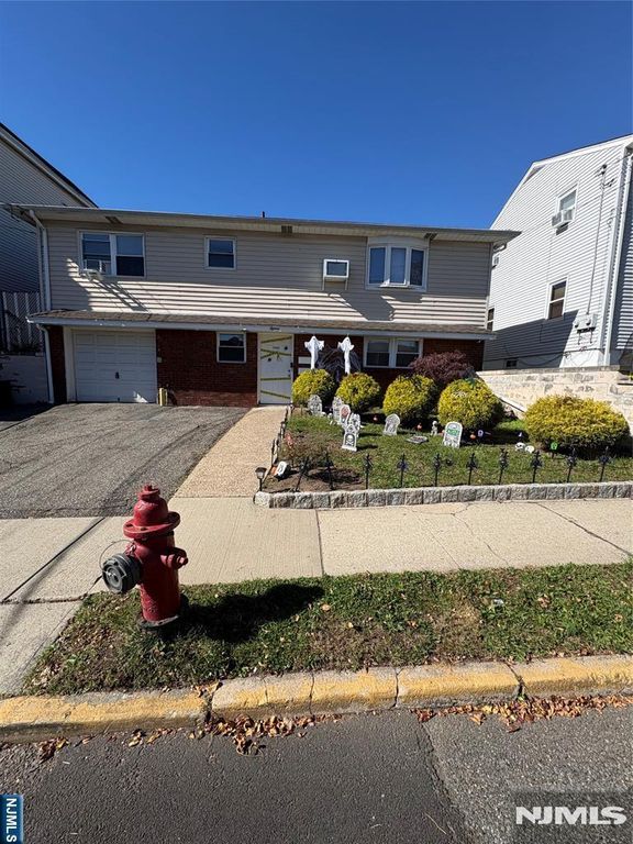 15 Dell Glen Avenue, Lodi, NJ 07644