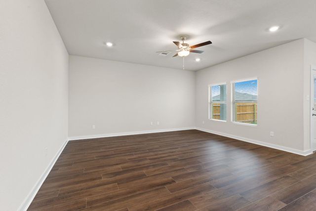208 Lazy Lizzy RD, Jarrell, TX 76537