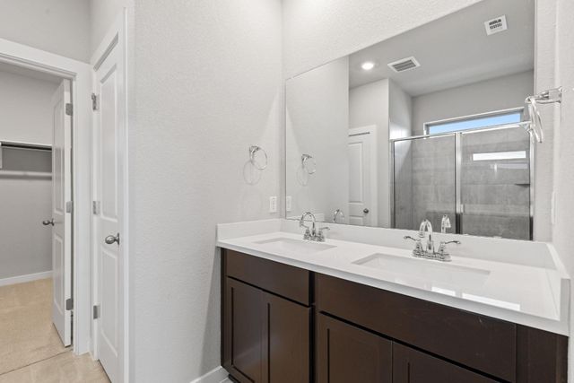 208 Lazy Lizzy RD, Jarrell, TX 76537