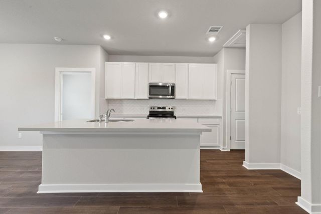 208 Lazy Lizzy RD, Jarrell, TX 76537
