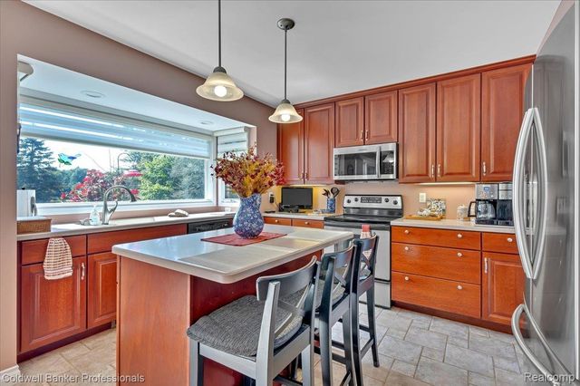 4655 Cusenza Drive, Otter Lake Village, MI 48464