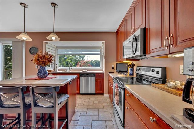 4655 Cusenza Drive, Otter Lake Village, MI 48464