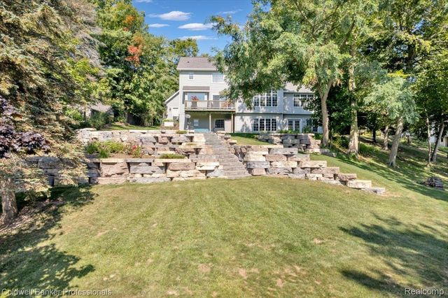 4655 Cusenza Drive, Otter Lake Village, MI 48464