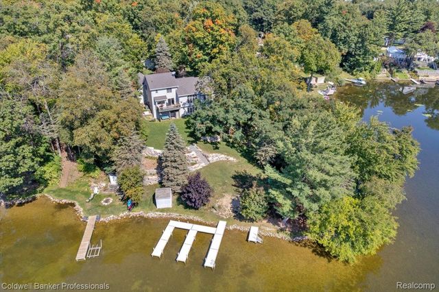 4655 Cusenza Drive, Otter Lake Village, MI 48464