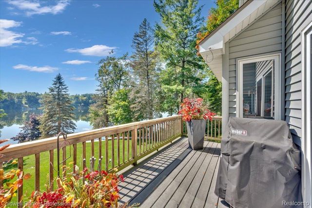 4655 Cusenza Drive, Otter Lake Village, MI 48464