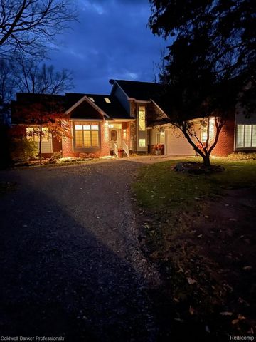 4655 Cusenza Drive, Otter Lake Village, MI 48464