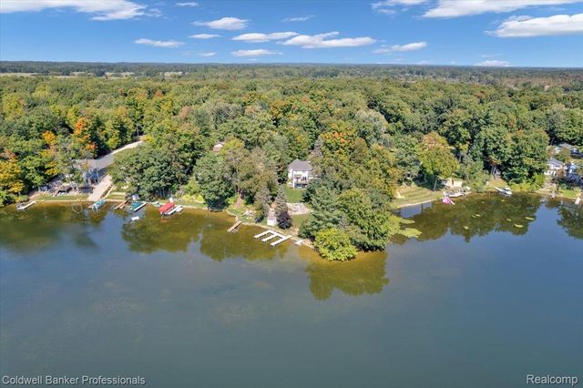 4655 Cusenza Drive, Otter Lake Village, MI 48464