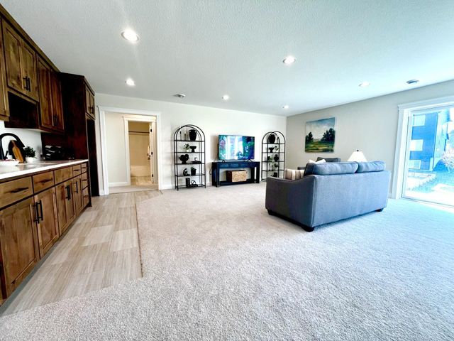 9551 230th Street E, Lakeville, MN 55044