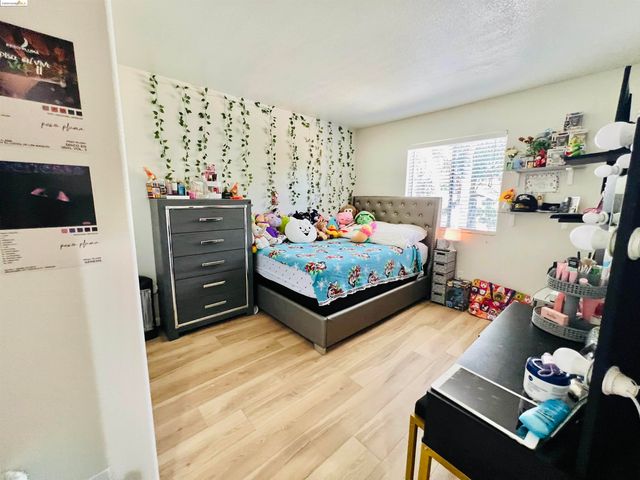 2215 Dune Pl, Stockton, CA 95206