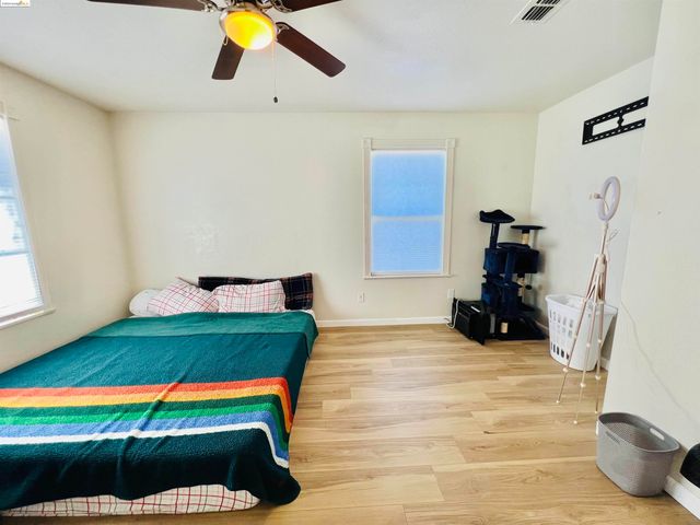 2215 Dune Pl, Stockton, CA 95206