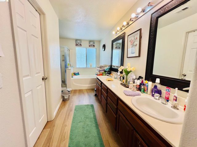 2215 Dune Pl, Stockton, CA 95206