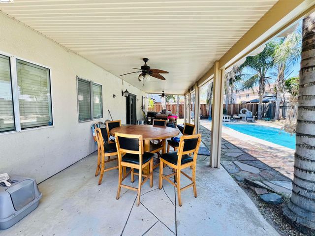 2215 Dune Pl, Stockton, CA 95206