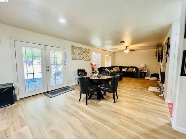 2215 Dune Pl, Stockton, CA 95206