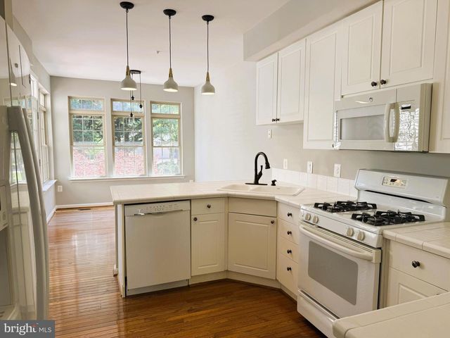 2211 BEAR DEN RD, Frederick, MD 21701