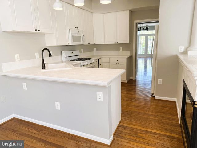 2211 BEAR DEN RD, Frederick, MD 21701