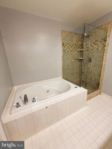 2211 BEAR DEN RD, Frederick, MD 21701