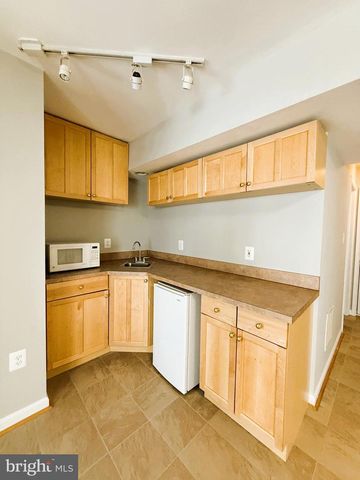 2211 BEAR DEN RD, Frederick, MD 21701