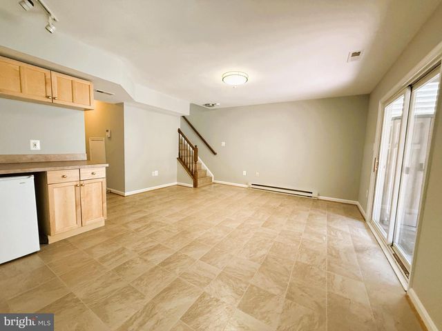 2211 BEAR DEN RD, Frederick, MD 21701