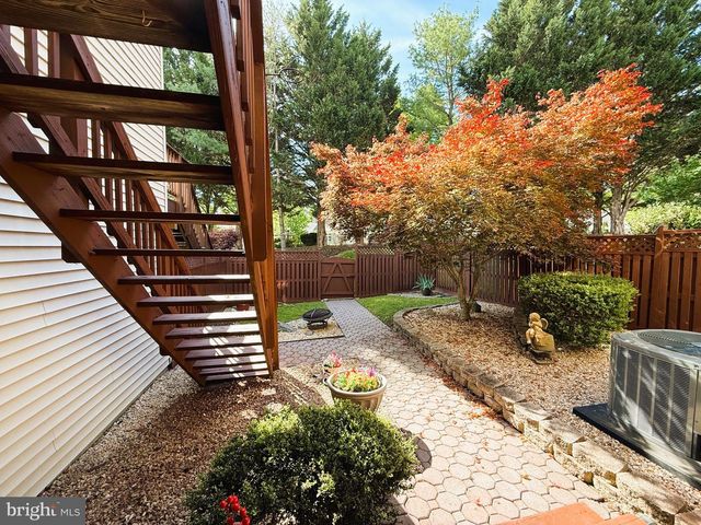 2211 BEAR DEN RD, Frederick, MD 21701