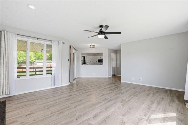 105 KINGSRIDGE Drive, Council Bluffs, IA 51503