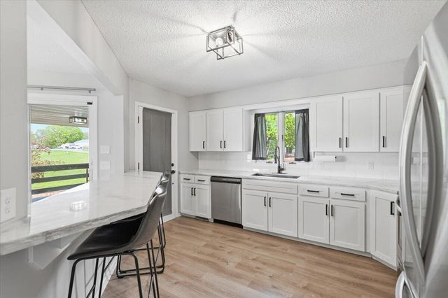 105 KINGSRIDGE Drive, Council Bluffs, IA 51503