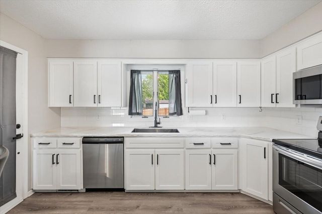 105 KINGSRIDGE Drive, Council Bluffs, IA 51503