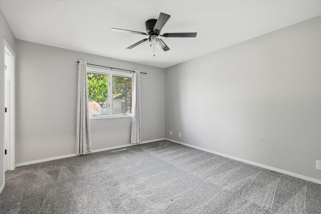 105 KINGSRIDGE Drive, Council Bluffs, IA 51503