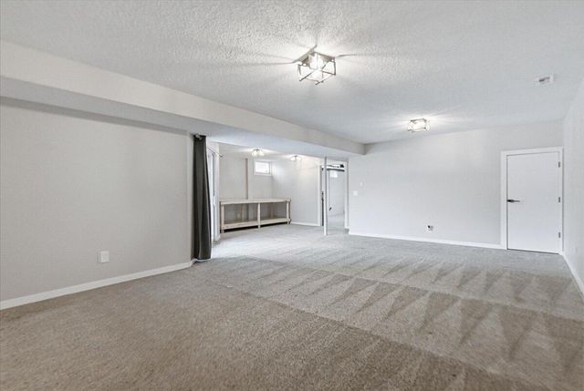 105 KINGSRIDGE Drive, Council Bluffs, IA 51503