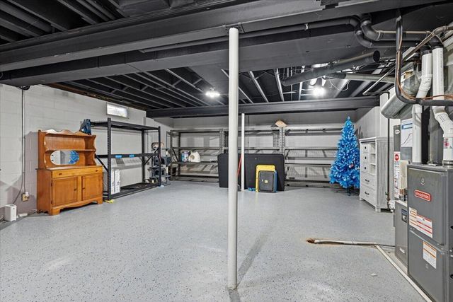 105 KINGSRIDGE Drive, Council Bluffs, IA 51503