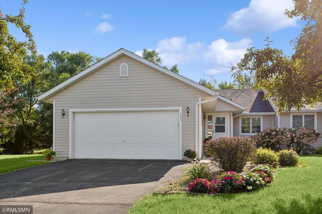 107 Ridgebrook Drive 107, Cannon Falls, MN 55009 — exterior