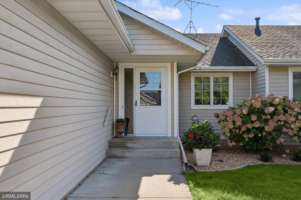 107 Ridgebrook Drive 107, Cannon Falls, MN 55009 — photo 2