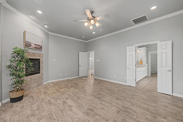 686 Cattlebaron Parc Drive, Fort Worth, TX 76108