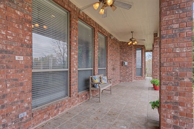 686 Cattlebaron Parc Drive, Fort Worth, TX 76108