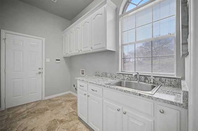 686 Cattlebaron Parc Drive, Fort Worth, TX 76108